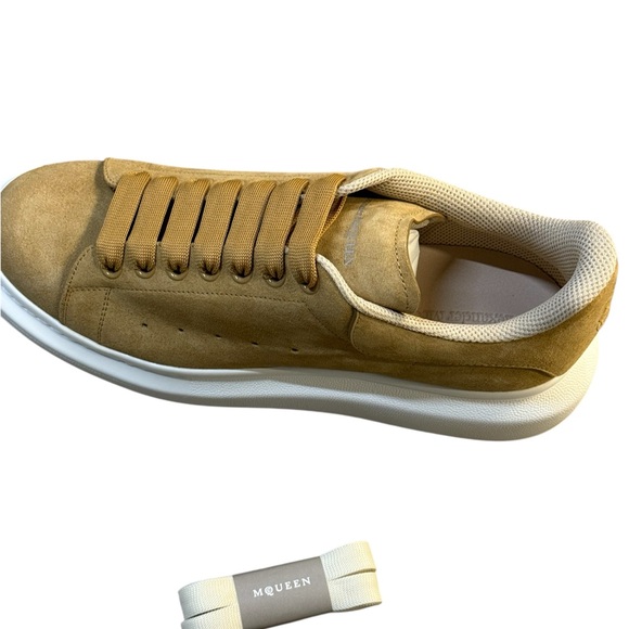 Alexander McQueen Cream Men's Shoelaces - Picture 1 of 2